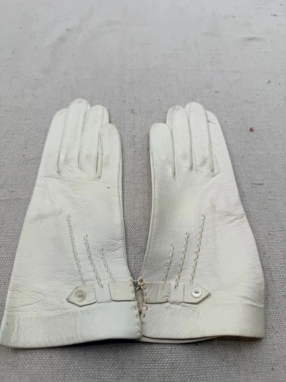 Vintage 1950’s Dawnelle Leather Driving Gloves